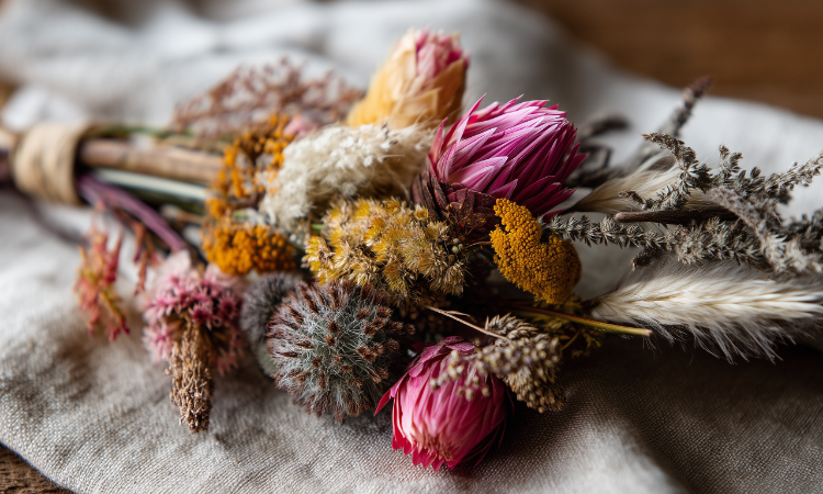 De tijdloze schoonheid van droogbloemen in jouw interieur