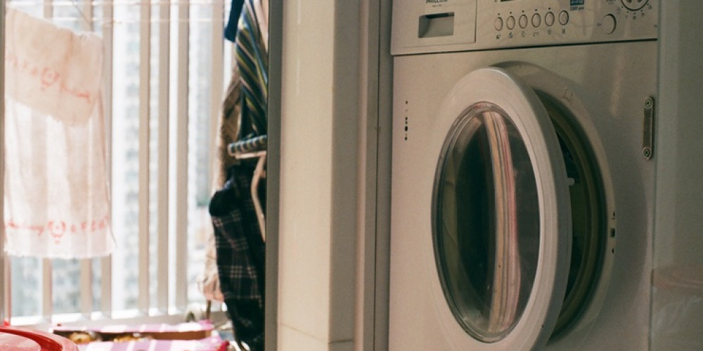 Zo belangrijk is het om je wasmachine regelmatig schoon te maken (en zo doe je het!)